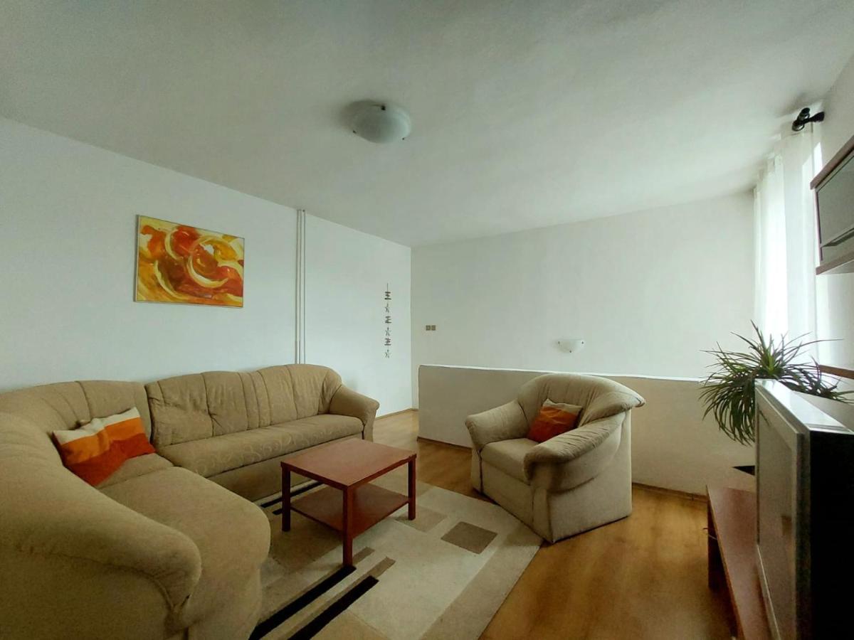 Naty Apartman Haniska Luaran gambar