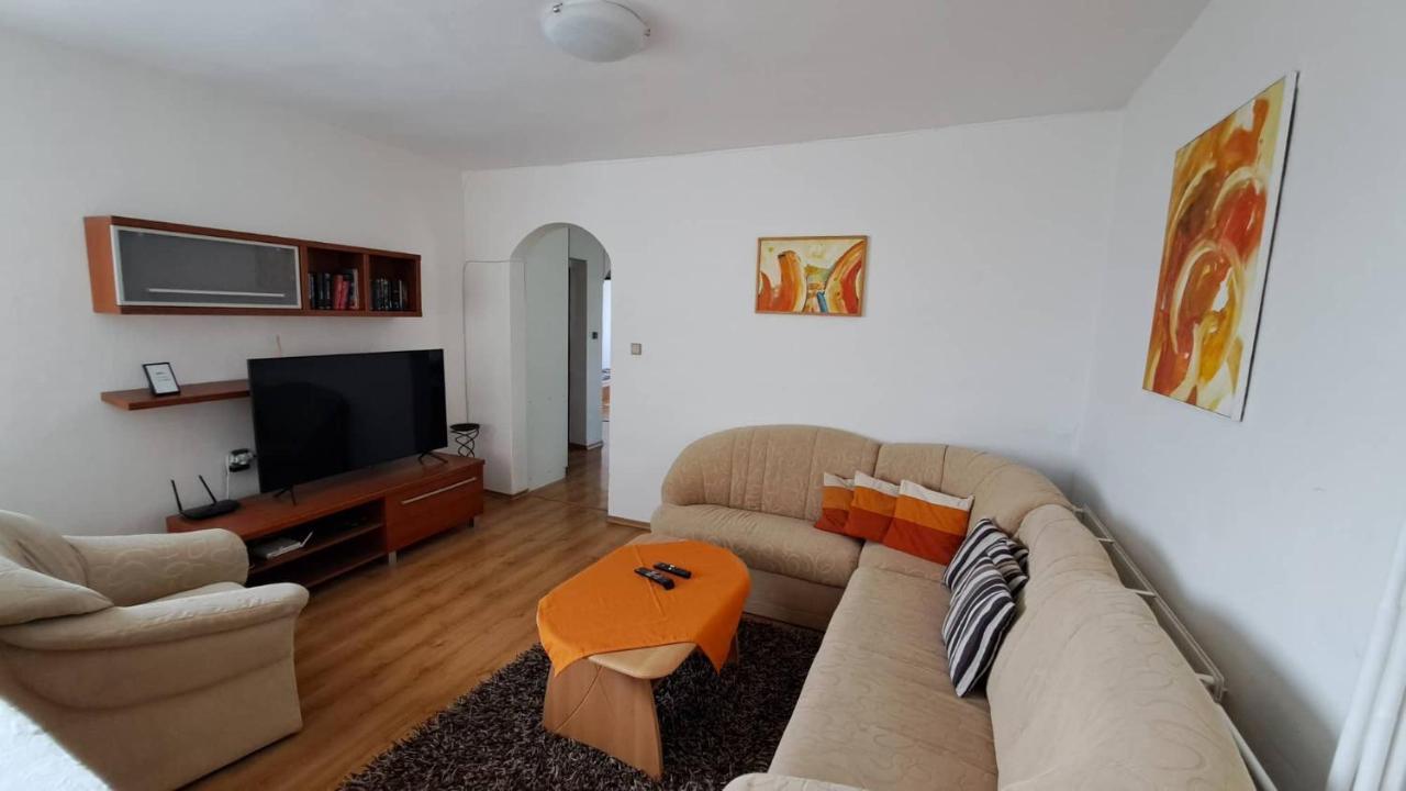 Naty Apartman Haniska Luaran gambar