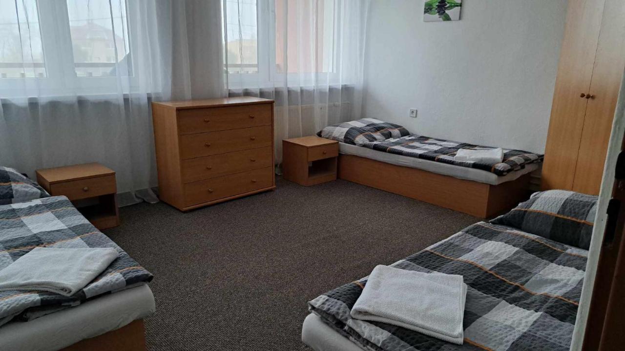 Naty Apartman Haniska Luaran gambar