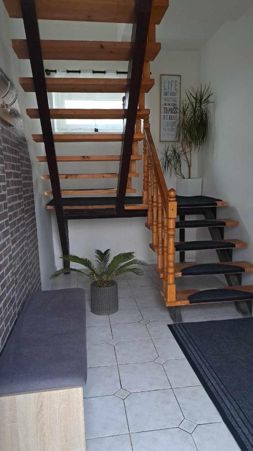 Naty Apartman Haniska Luaran gambar